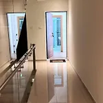 Casino Loft, Central Mamaia, Superhost Favorite!